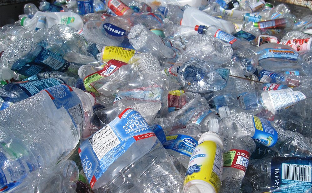 You are currently viewing Abu Dhabi setting up policies to reduce single-use plastics by 2021