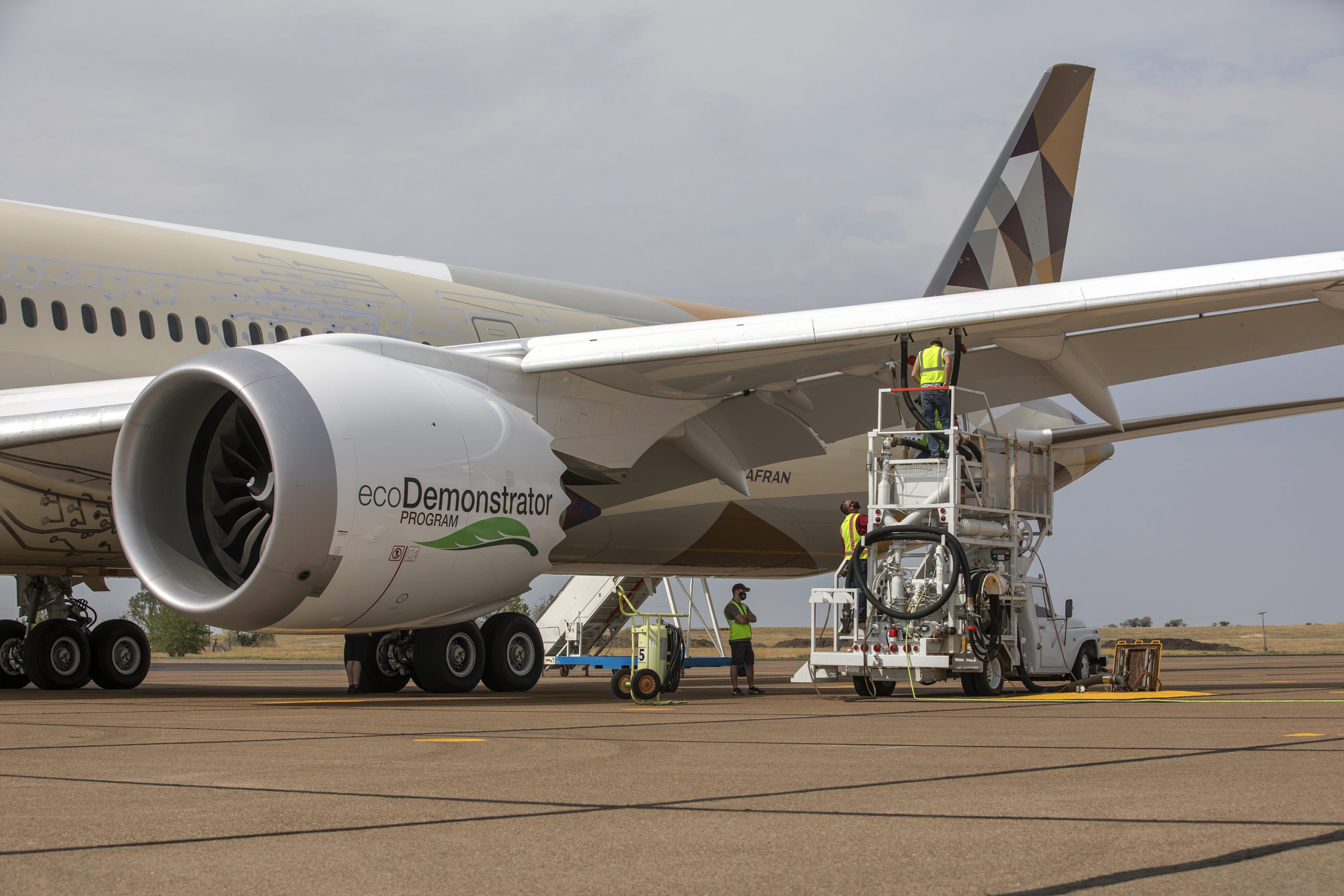 You are currently viewing Booeing, Etihad Airways & World Energy Test Sustainable Aviation Fuel