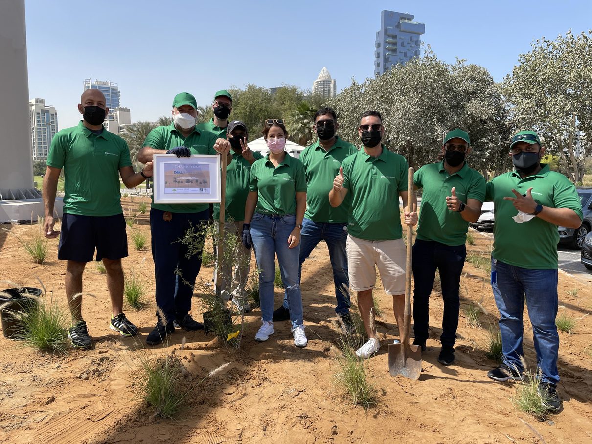 You are currently viewing Dell Technologies Planted 9 Ghaf Trees For Their Team Building